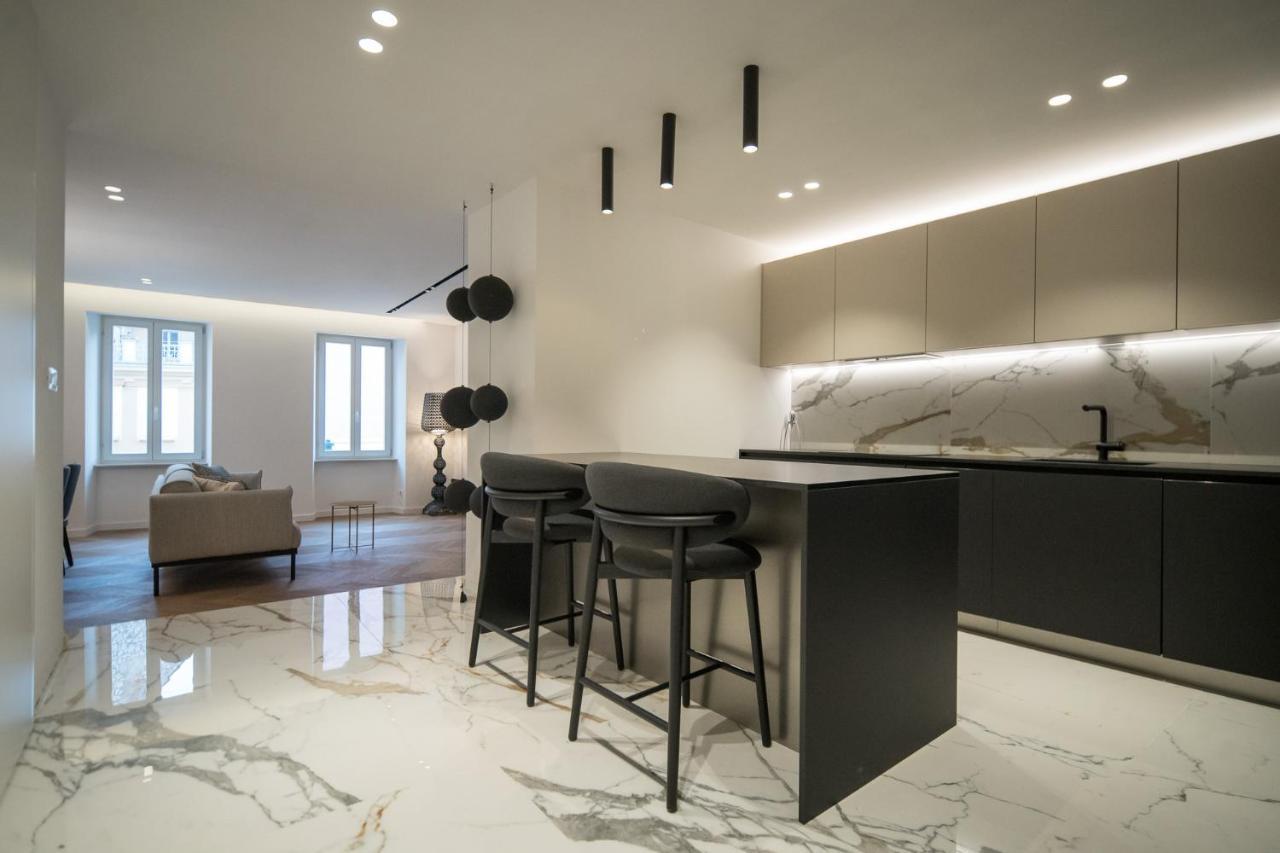 Luxury Contesa *